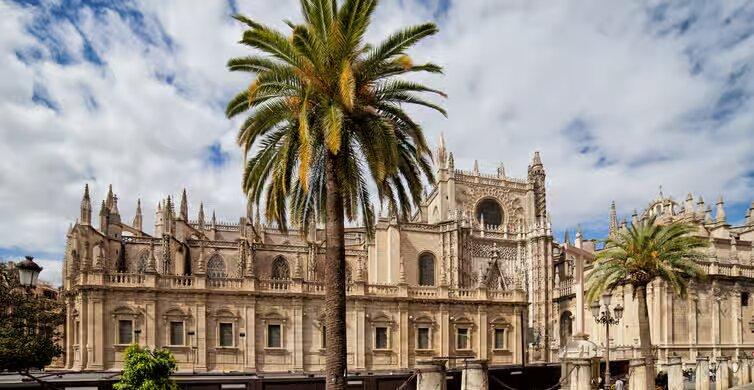 Seville: City Sightseeing Hop-On Hop-Off Bus Tour
